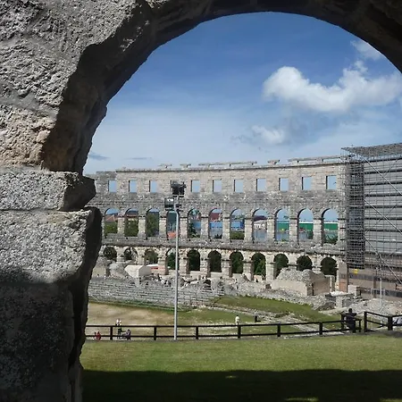 Matosevic Apartment Pula